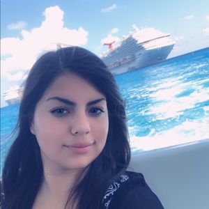 Meet your Posher, Nora